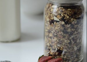 صبحانه با گرانولا