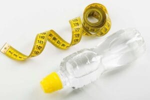 نقش آب در کاهش وزن و چربی سوزی