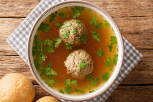 سوپ کوفته جگر اتریشی (Leberknödelsuppe)