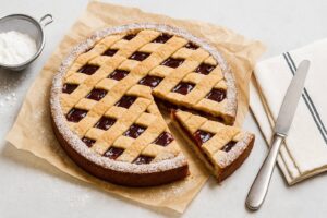 دسر مربایی اتریشی تارت لینزر (Linzer Torte)