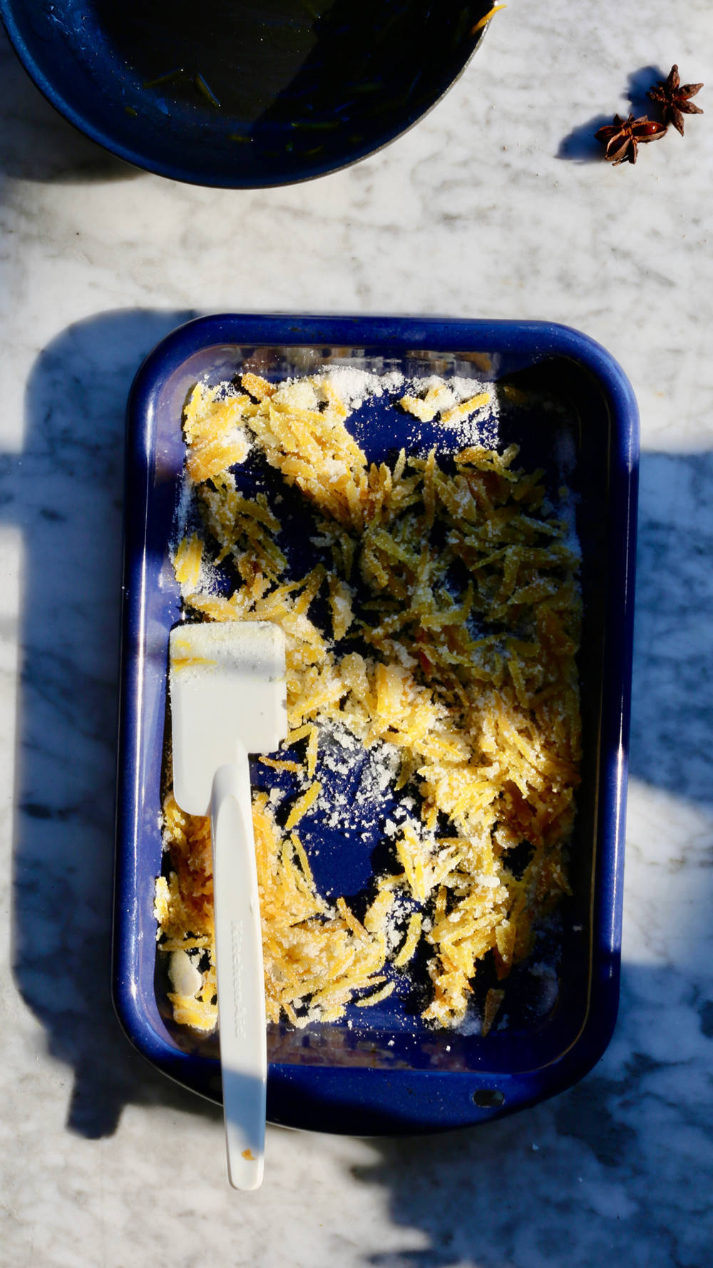 طرز تهیه کیک آلبالو وارونه