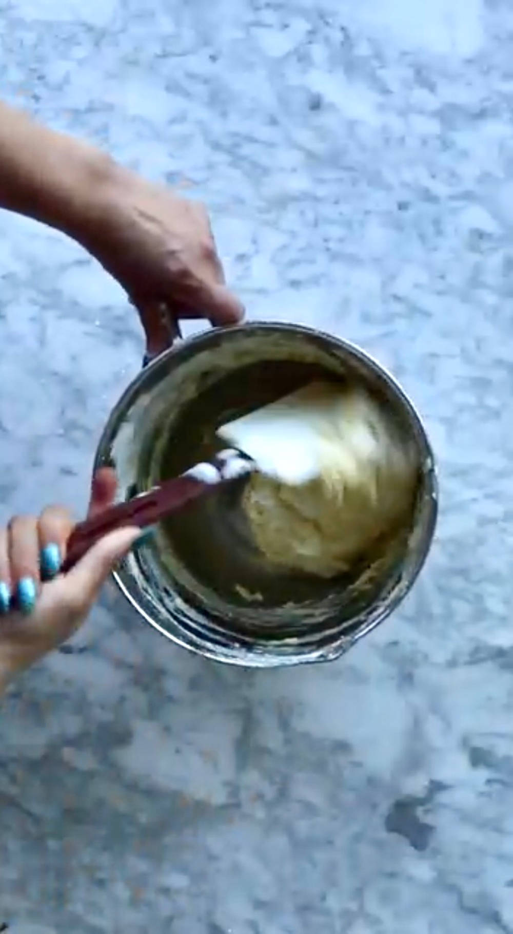 طرز تهیه کیک آلبالو وارونه